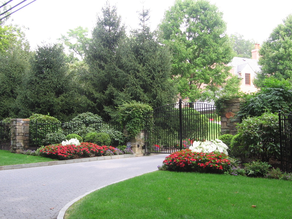 This is an example of a traditional landscaping in New York.