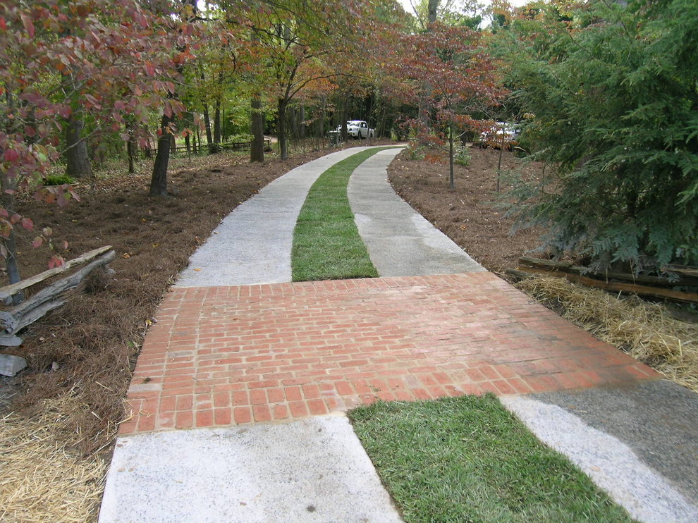 Driveway strips. Traditional Landscape Atlanta by Legacy