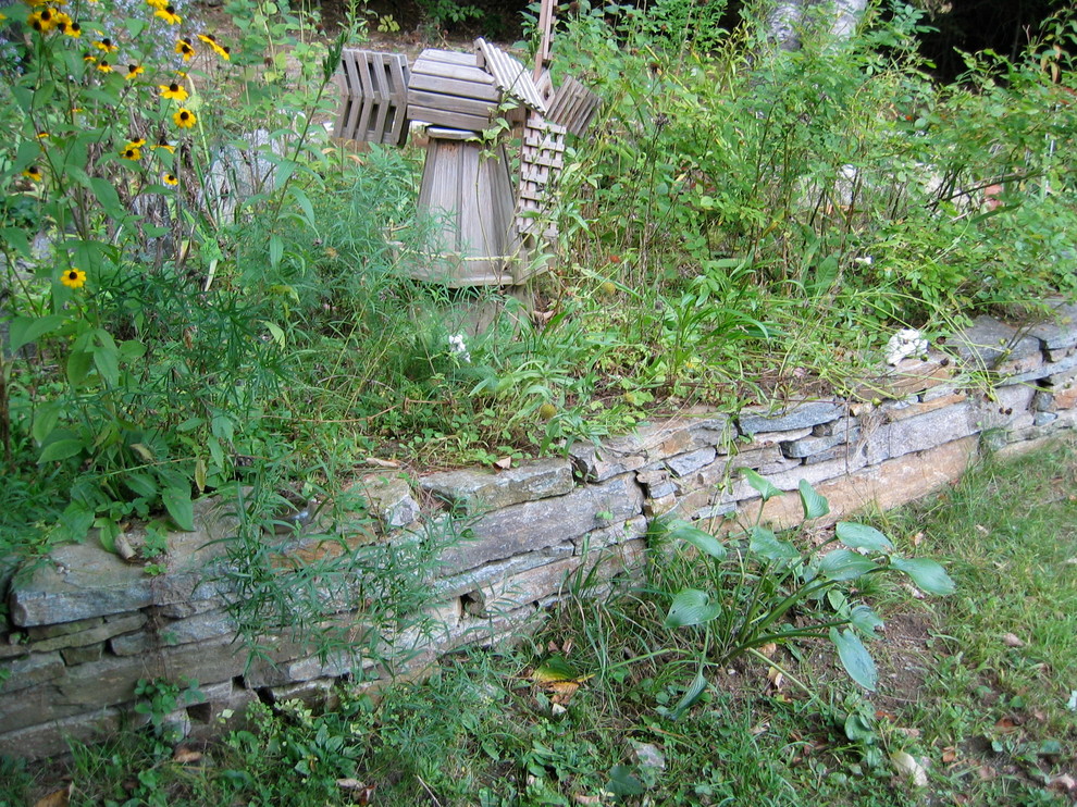Dry Stacked Flagstone Retaining-Wall - Traditional - Landscape ...
