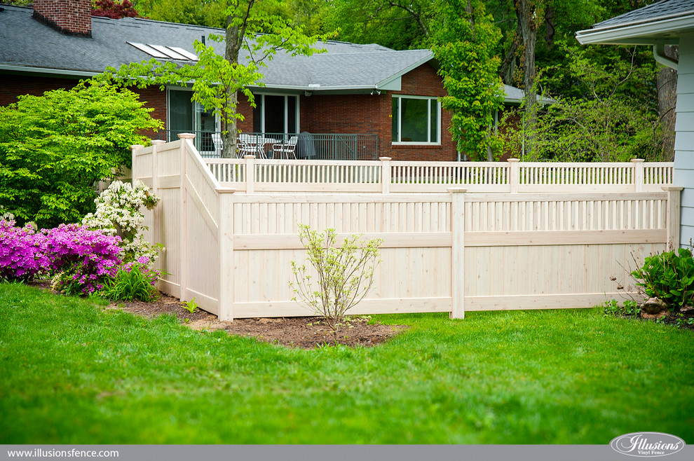 Eastern White Cedar PVC Vinyl Wood Grain Fencing from Illusions Contemporary Landscape New