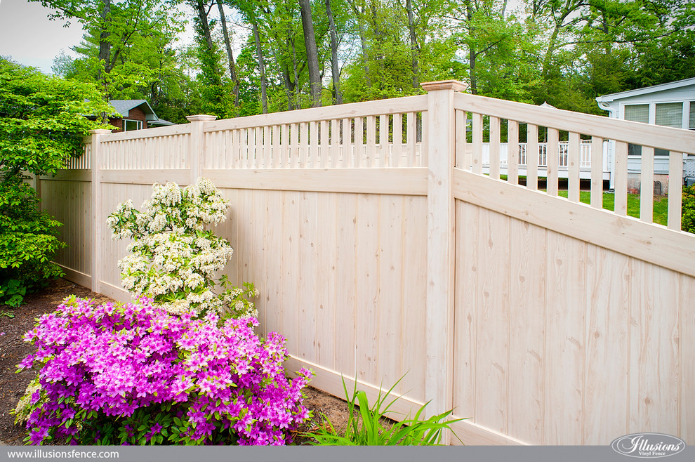 Eastern White Cedar PVC Vinyl Wood Grain Fencing from Illusions Contemporary Landscape New