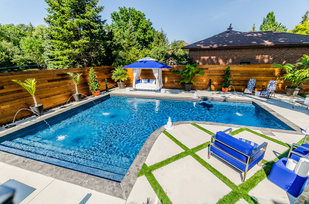 Eatonville Traditional Pool Toronto by ProLand Landscape
