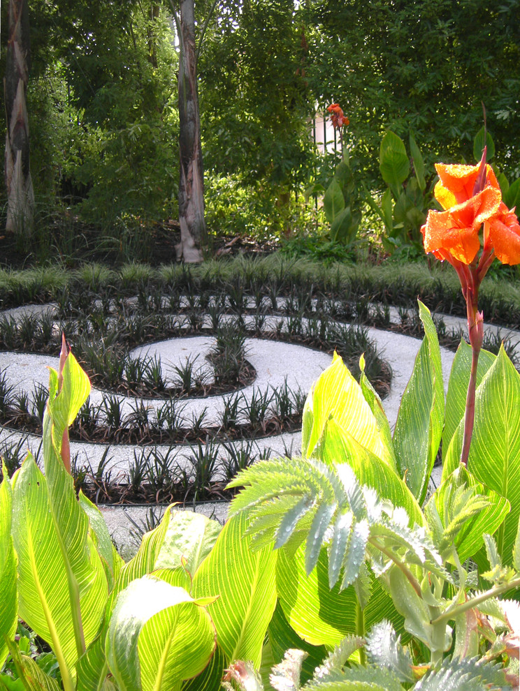 Bild på en eklektisk trädgård