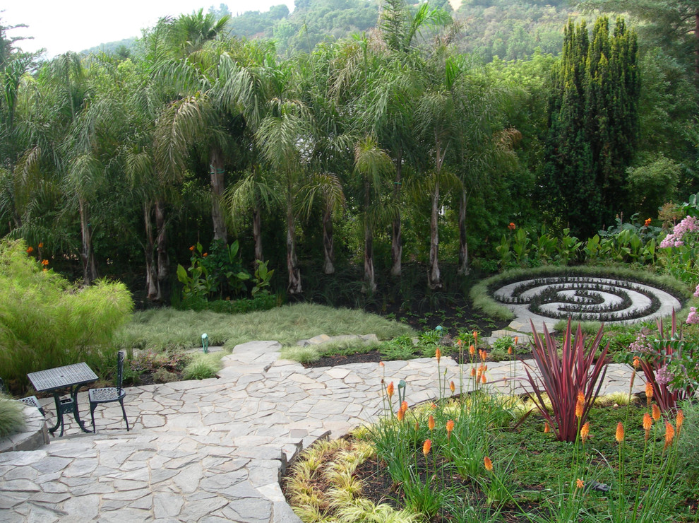Exemple d'un jardin éclectique.