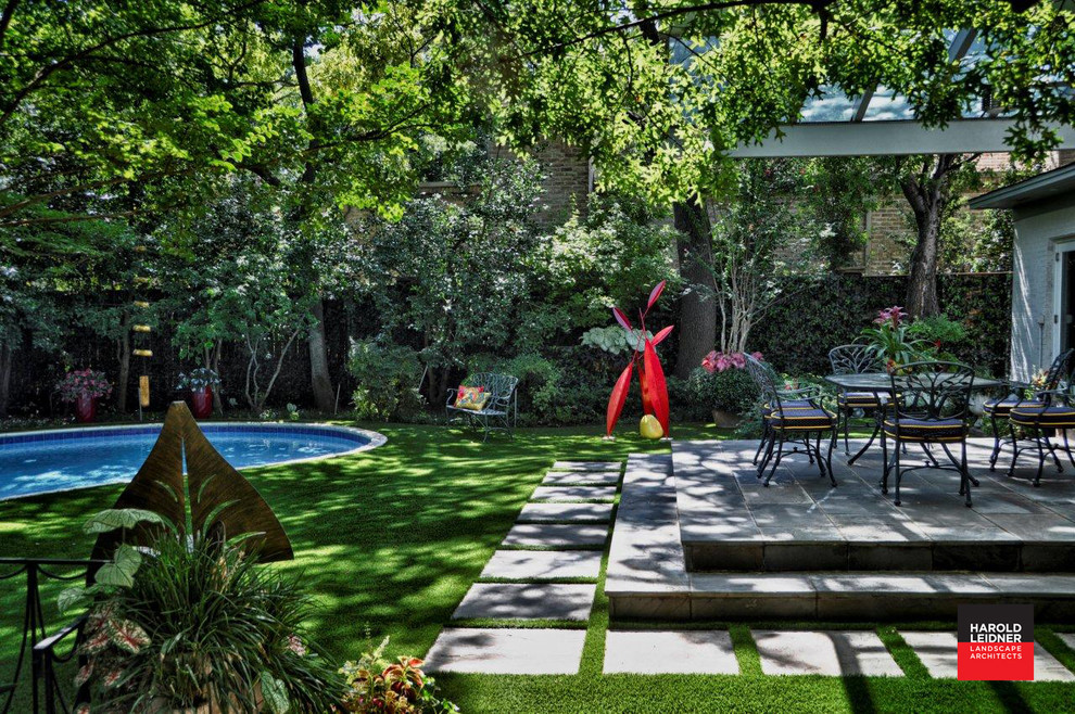 Design ideas for an eclectic landscaping in Dallas.