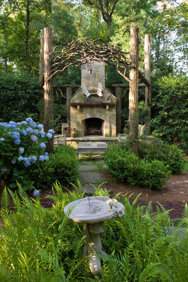 Design ideas for an eclectic landscaping in Atlanta.