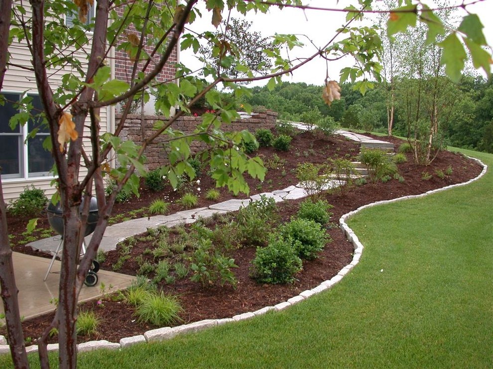 Edging Traditional Landscape St Louis by Basile Landscaping