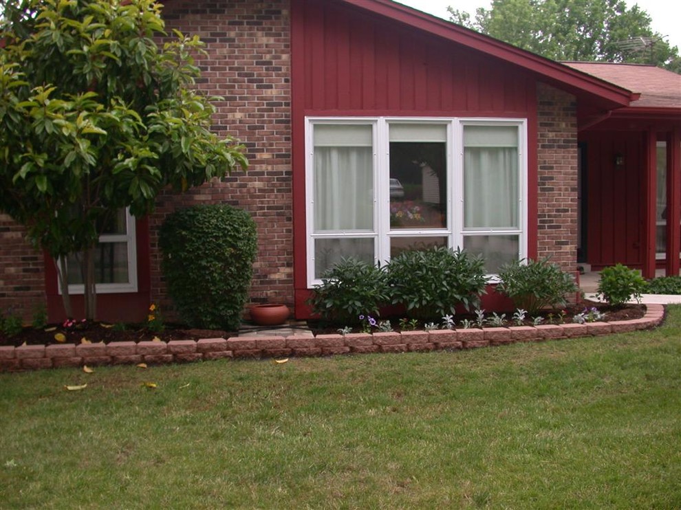 Edging Traditional Landscape St Louis by Basile Landscaping