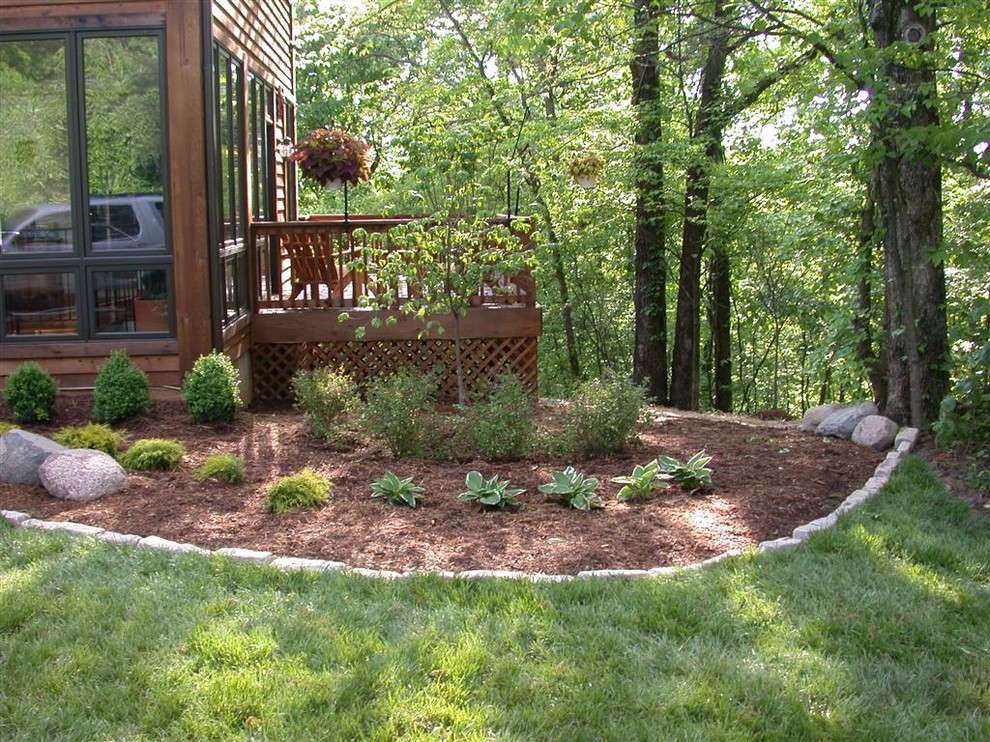 Edging Traditional Landscape St Louis by Basile Landscaping
