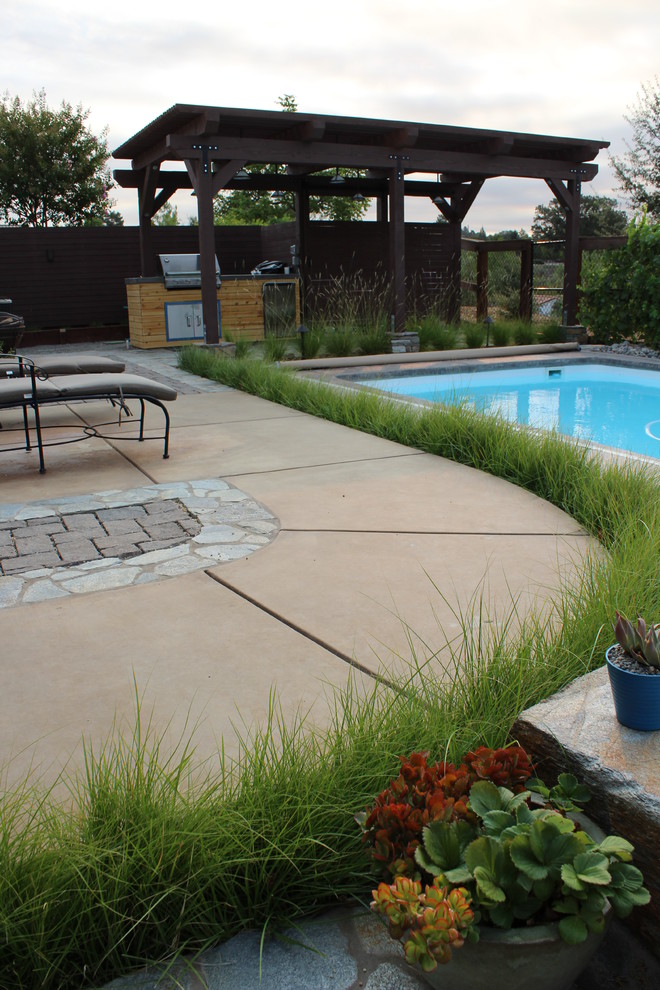 Photo of a contemporary landscaping in San Luis Obispo.