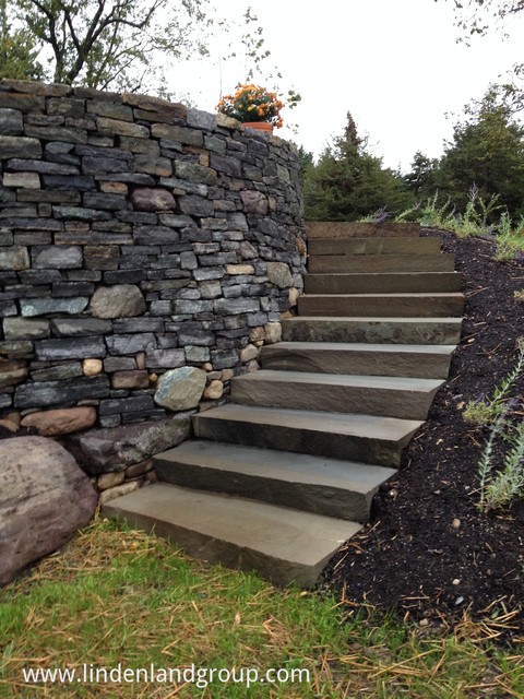 Eight Foot Stone Wall And Slab Steps Contemporain Jardin Burlington Par Linden L A N D Group Houzz Eight Foot Stone Wall And Slab Steps Contemporain Jardin Burlington Par Linden L A N D Group Houzz