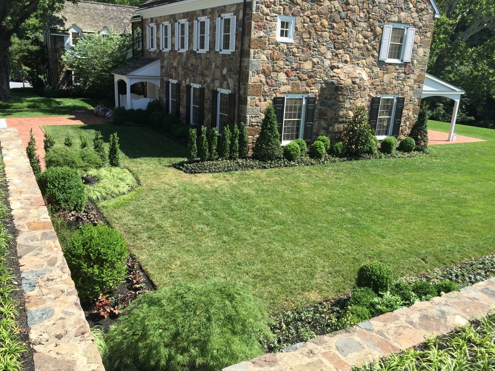 English Garden Farmhouse Landscape Philadelphia by Plymouth Nursery & Landscape Company