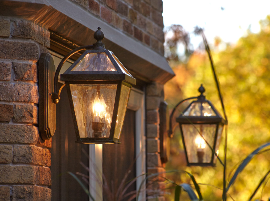 English Tudor Estate With Traditional Style Exterior Lights Landscape Milwaukee By Brass Light Gallery - Residential Outdoor Lighting Milwaukee English Tudor Estate With Traditional Style Exterior Lights Landscape Milwaukee By Brass Light Gallery - Residential Outdoor Lighting Milwaukee