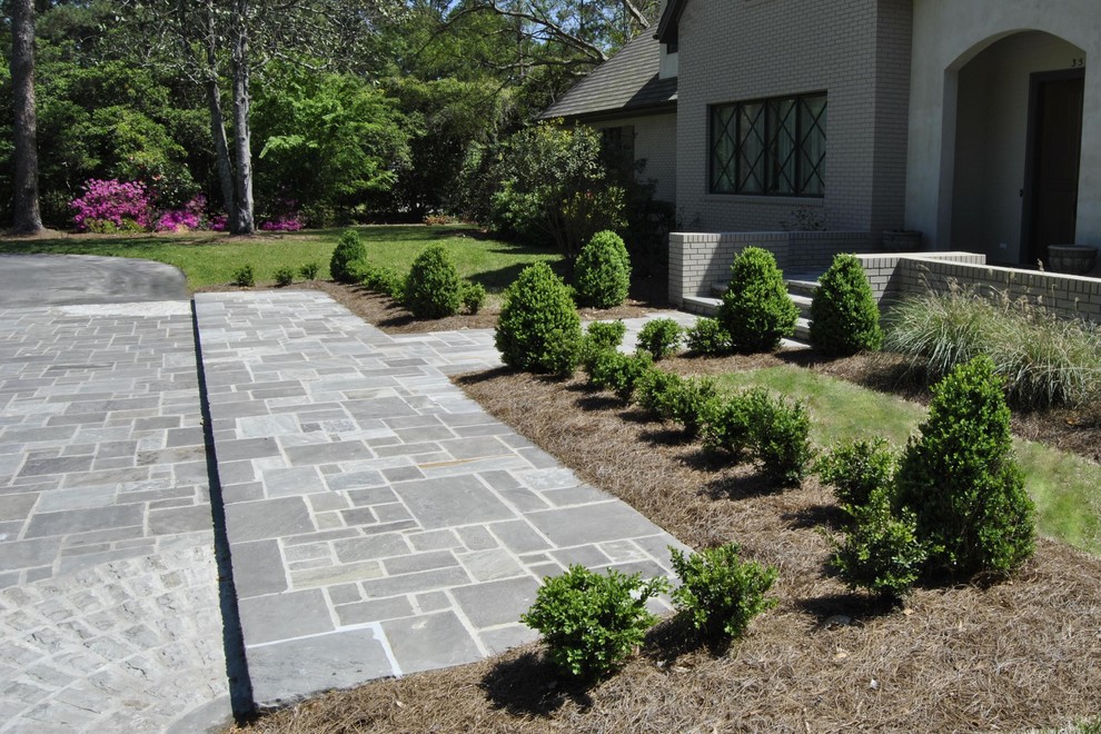 Entrance motor court Traditional Landscape Atlanta by Charles