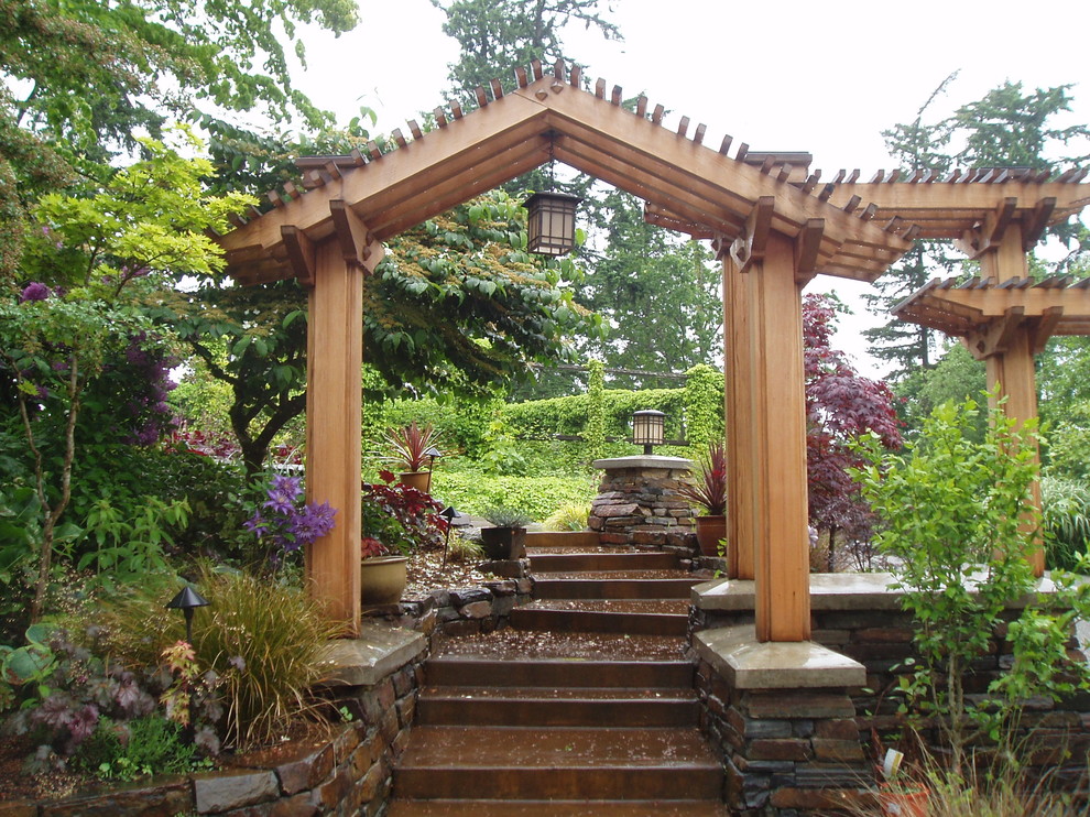 World-inspired sloped garden in Seattle.