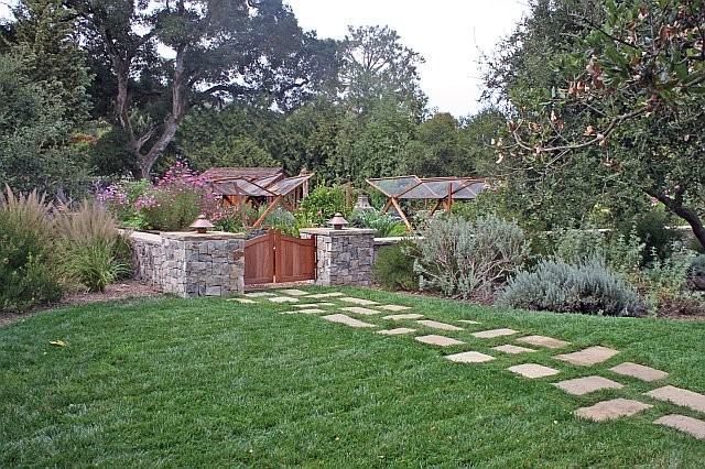 Inspiration for a farmhouse garden in San Francisco.