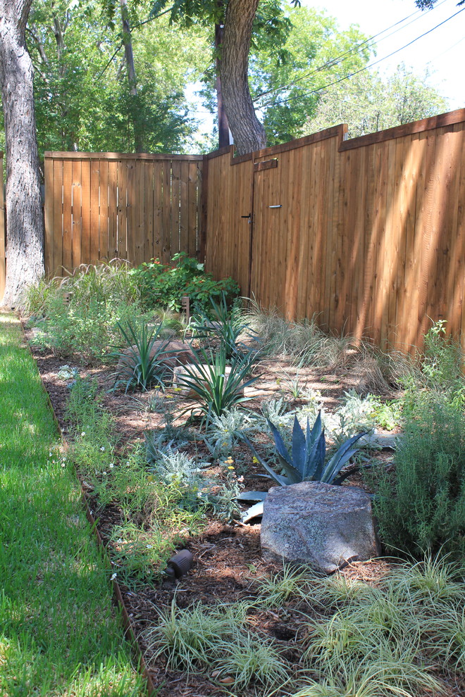 This is an example of a mediterranean landscaping in Dallas.