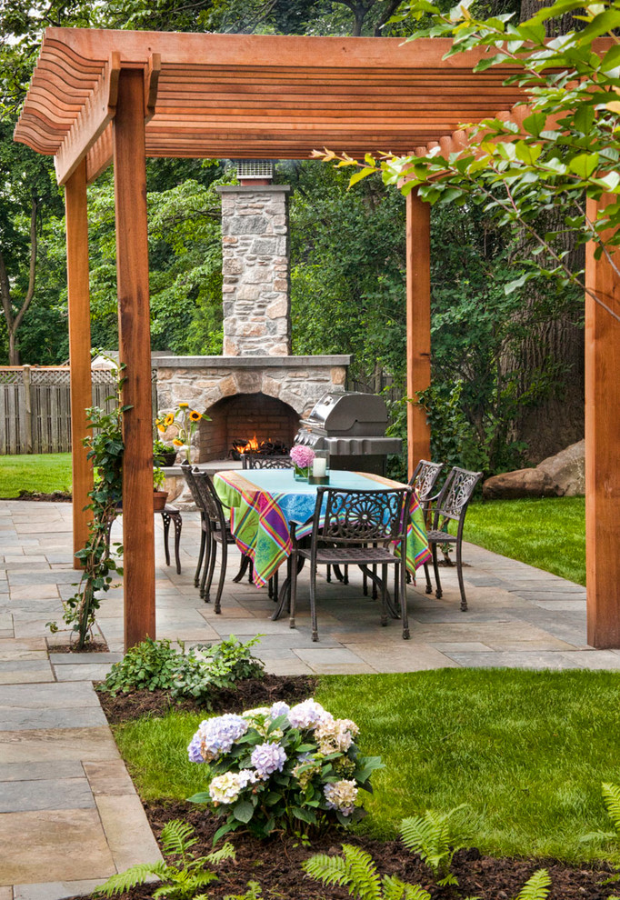 Exterior Landscaping Traditional Patio Other by Raimondi Hort