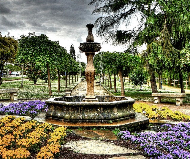  Water Fountains For Pools