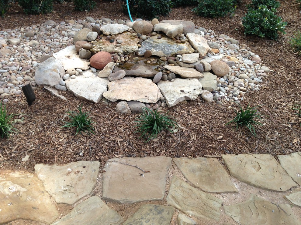 Inspiration for a landscaping in Austin.