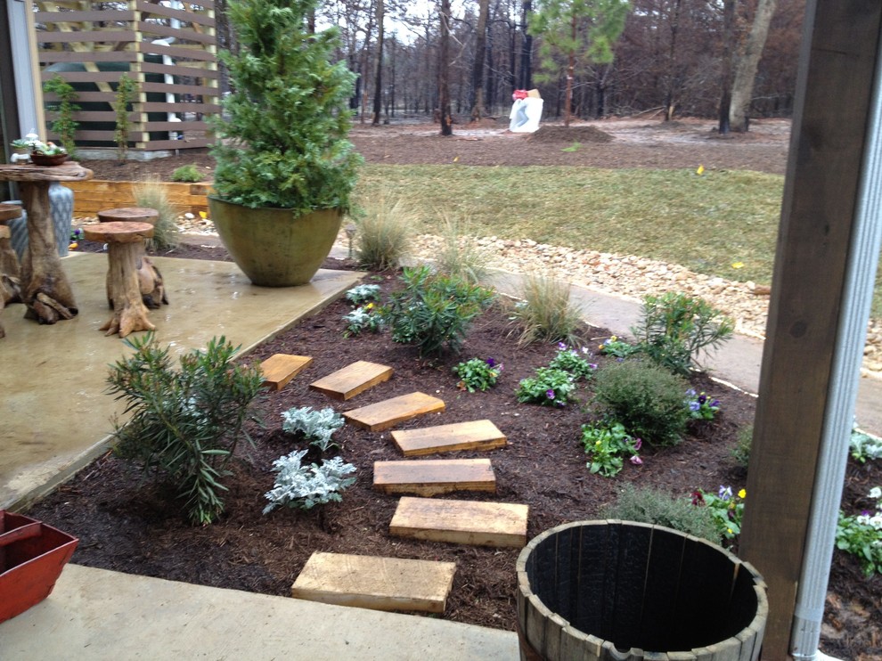 Design ideas for a modern landscaping in Austin.