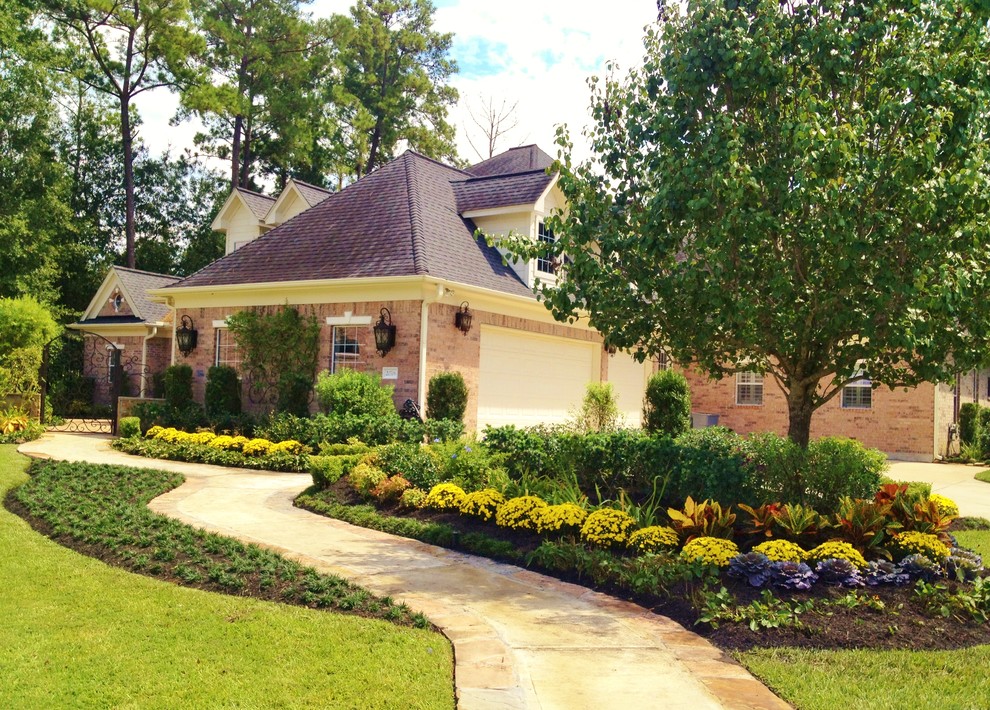 Fall Color - Traditional - Landscape - Houston - by Designs By Elizabeth  Houzz