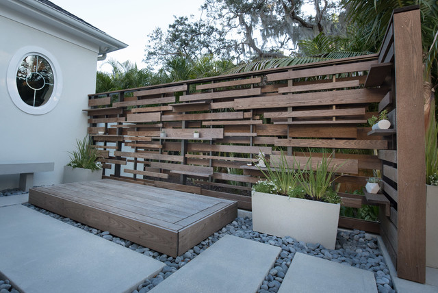 10 Inspiring Wood Fence Ideas and Designs