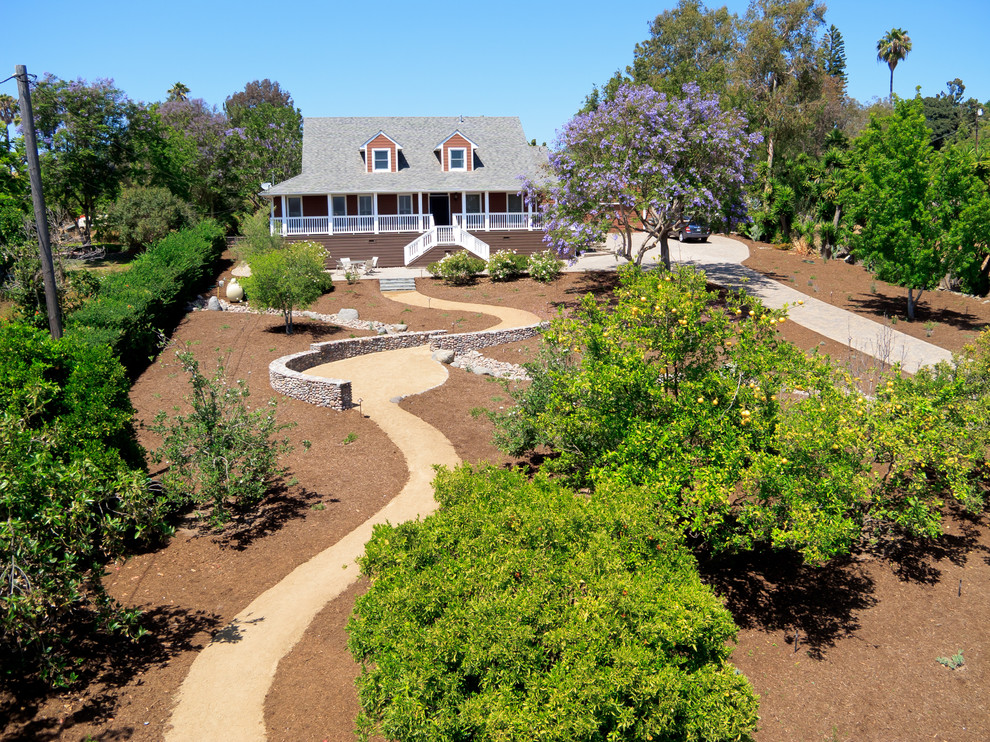 Inspiration for a farmhouse garden in San Diego.