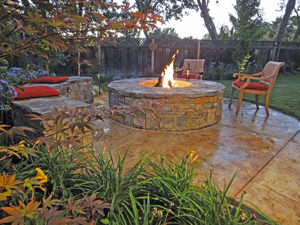 Fire pit with seats Rustic Patio San Francisco by Alder Group