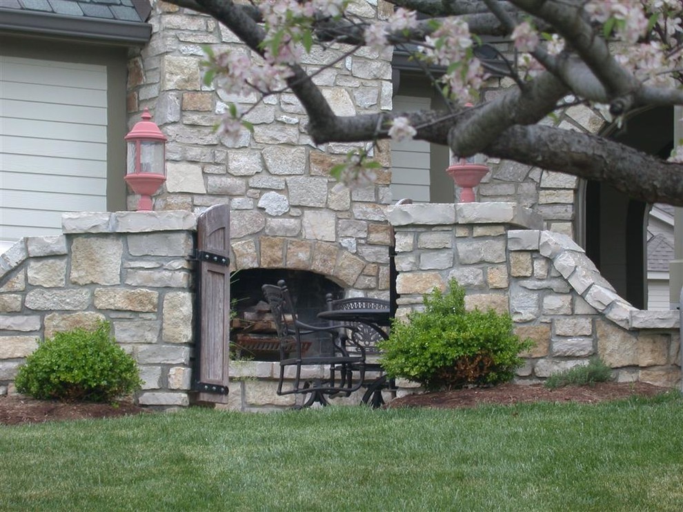 Fire Pits and Fire Places Classique Jardin St. Louis par Basile