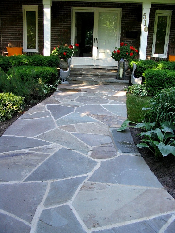 Flagstone Entry Walkway Traditional Landscape Toronto by