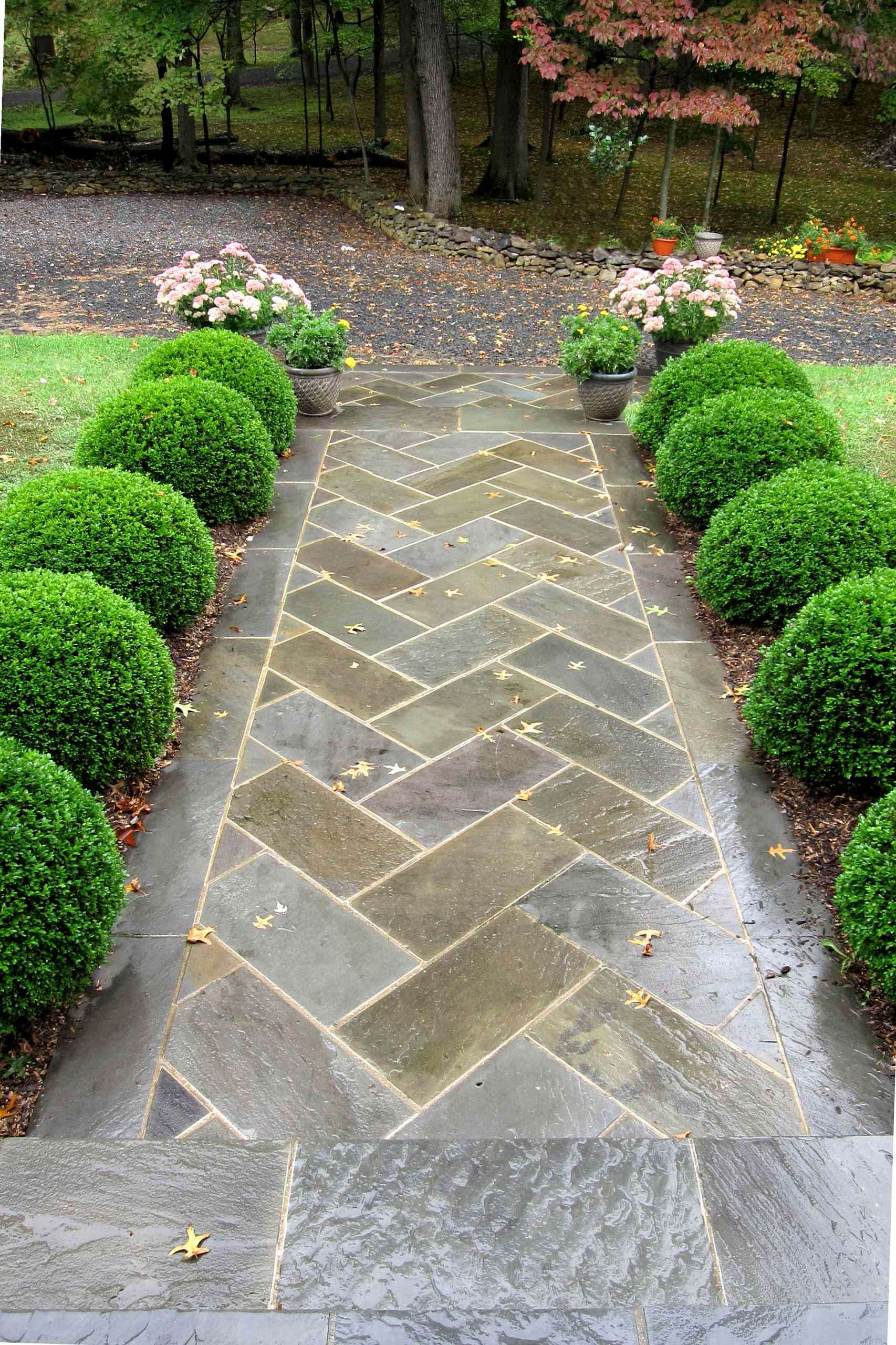 Flagstone Front Walkway In Herringbone Pattern - Traditional - Landscape -  Dc Metro - By The King'S Masons | Houzz