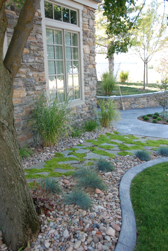 Inspiration for a traditional landscaping in Salt Lake City.