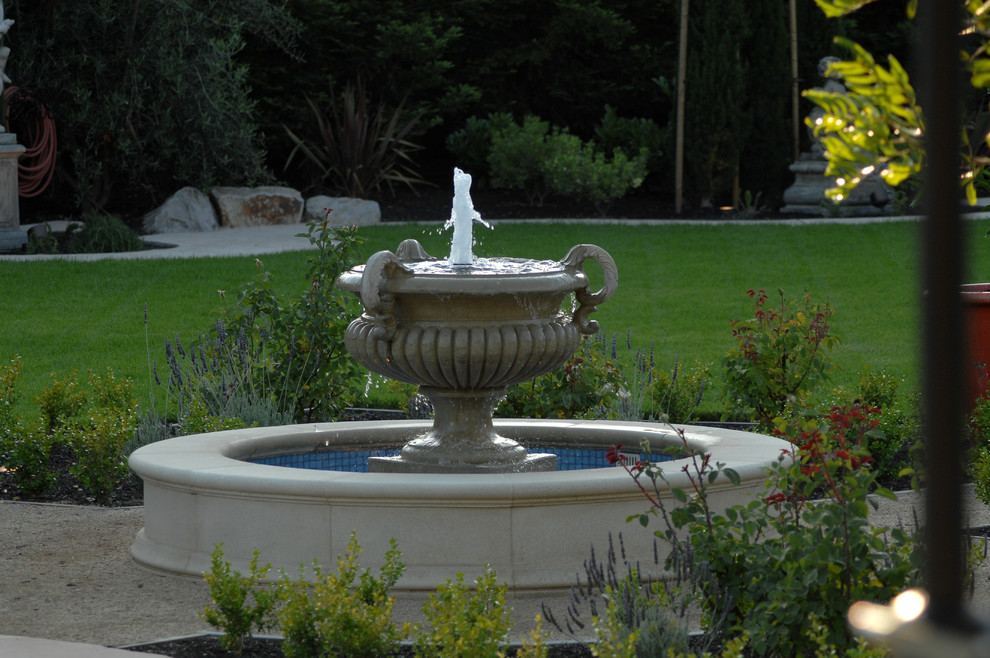 Design ideas for a small mediterranean back formal garden in San Francisco.