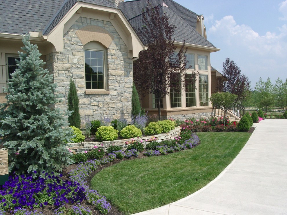 Front Landscapes Traditional Landscape Cincinnati by