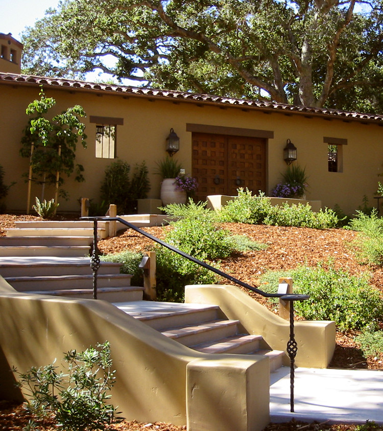 This is an example of a mediterranean landscaping in San Francisco.