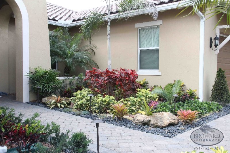 Kleiner, Halbschattiger Garten in Miami