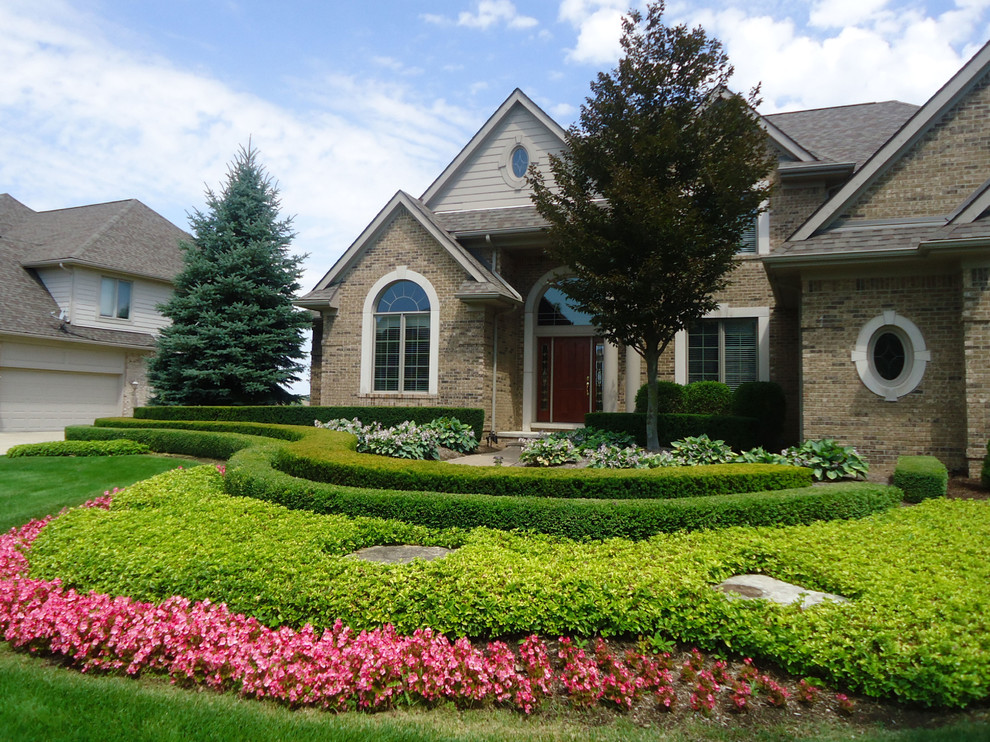 Front yard landscape Northville Executive Landscape Northville, M