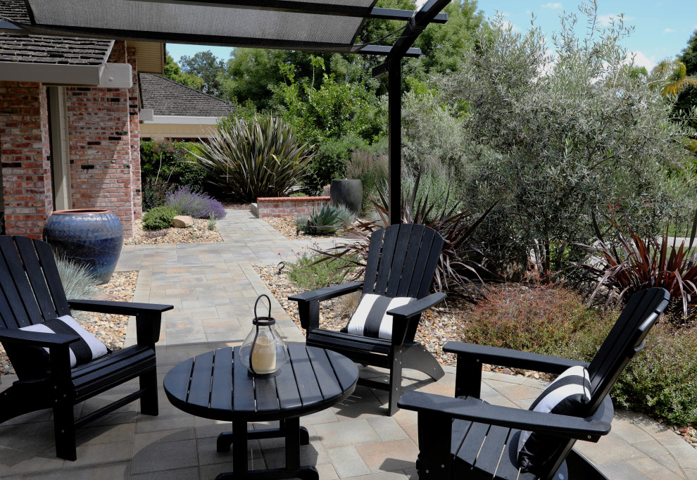 Front Yard Seating Contemporary Patio Sacramento by