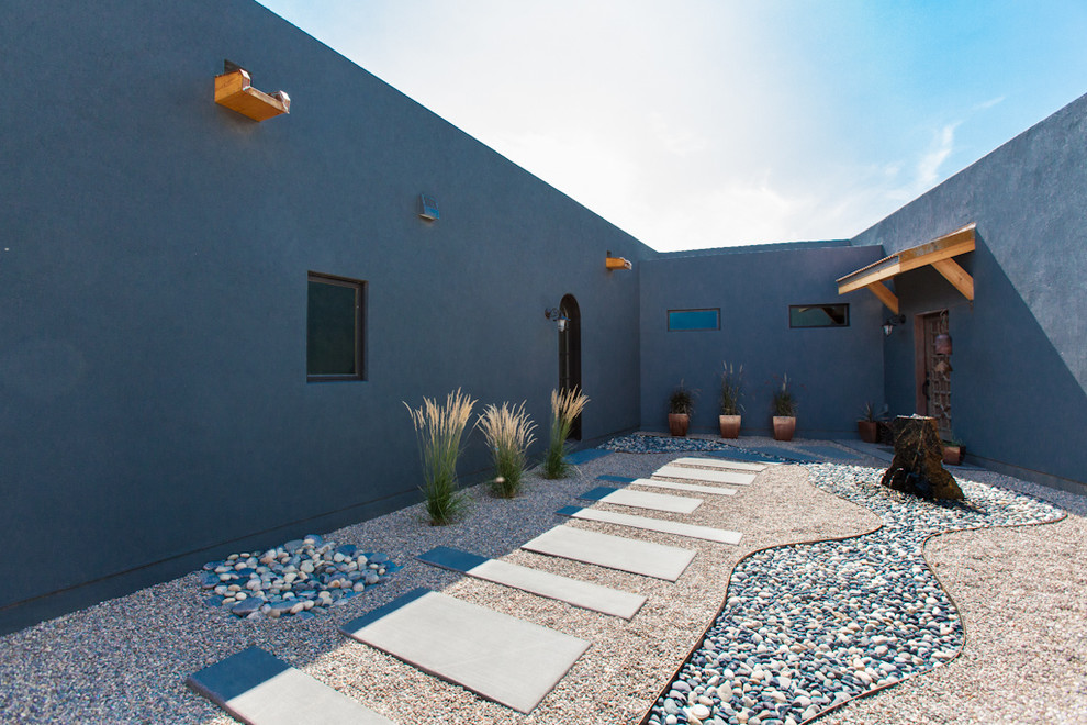 Photo of a courtyard garden in Albuquerque.