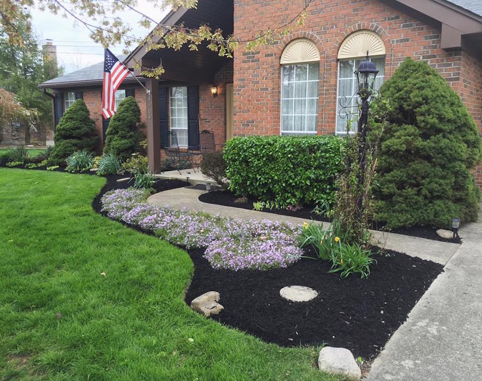 Gallery Traditional Landscape Cincinnati by Eddington