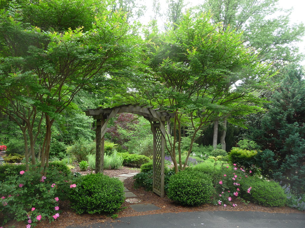 Пример оригинального дизайна: летний участок и сад в классическом стиле