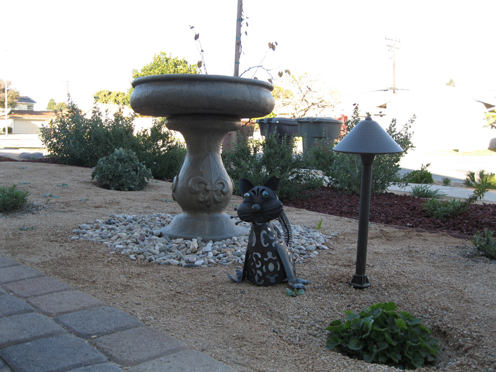Small eclectic garden in Orange County.