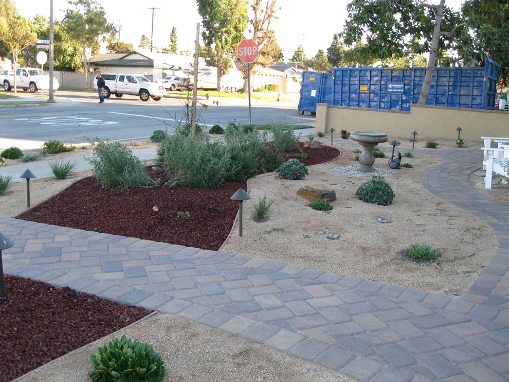 This is an example of a small contemporary landscaping in Orange County.