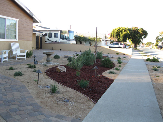 Garden Grove Native Succulent Front Yard Eclectic Garden Orange County By Creations Landscape Designs Houzz Ie