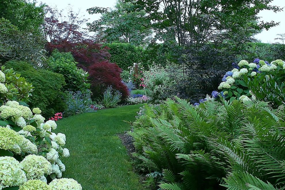Design ideas for a classic garden in New York.