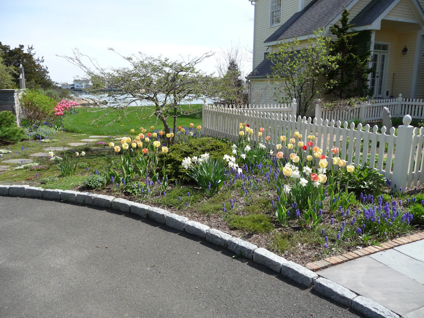 Gardens Klassisch Garten Bridgeport von Christensen Landscape