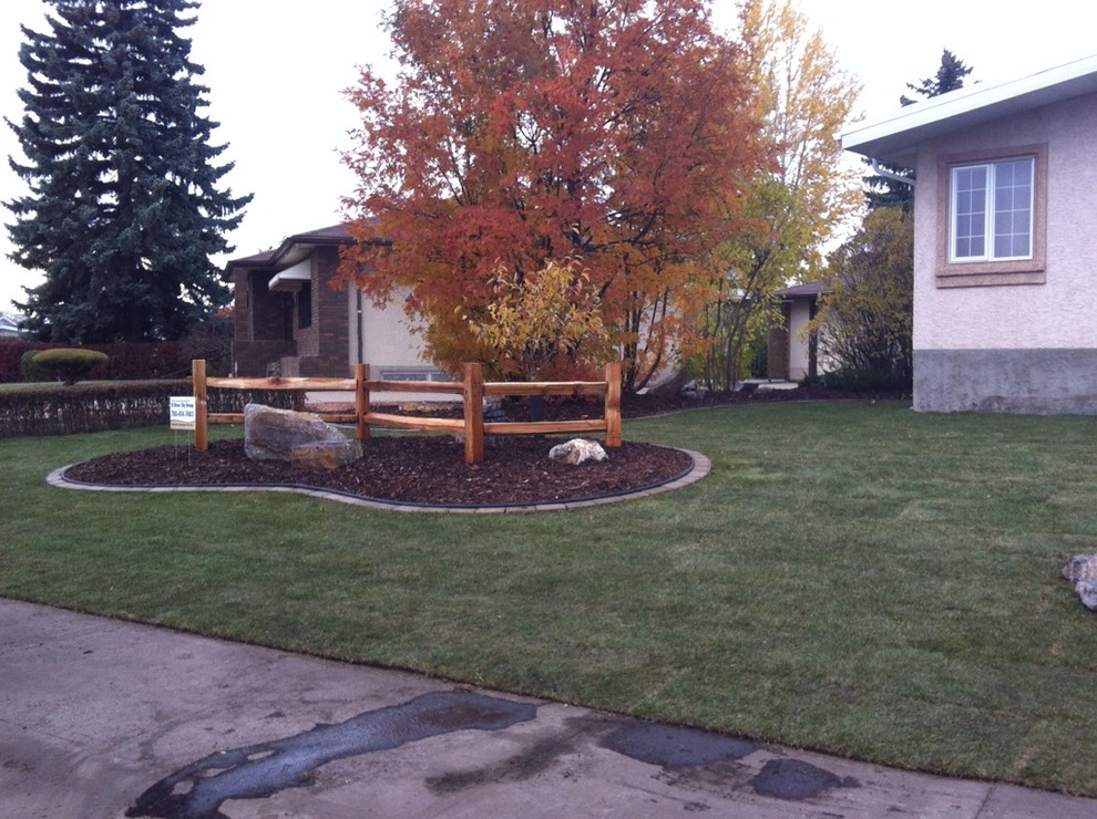 Glengarry Front Yard - Traditional - Landscape - Edmonton - by River City Group | Houzz