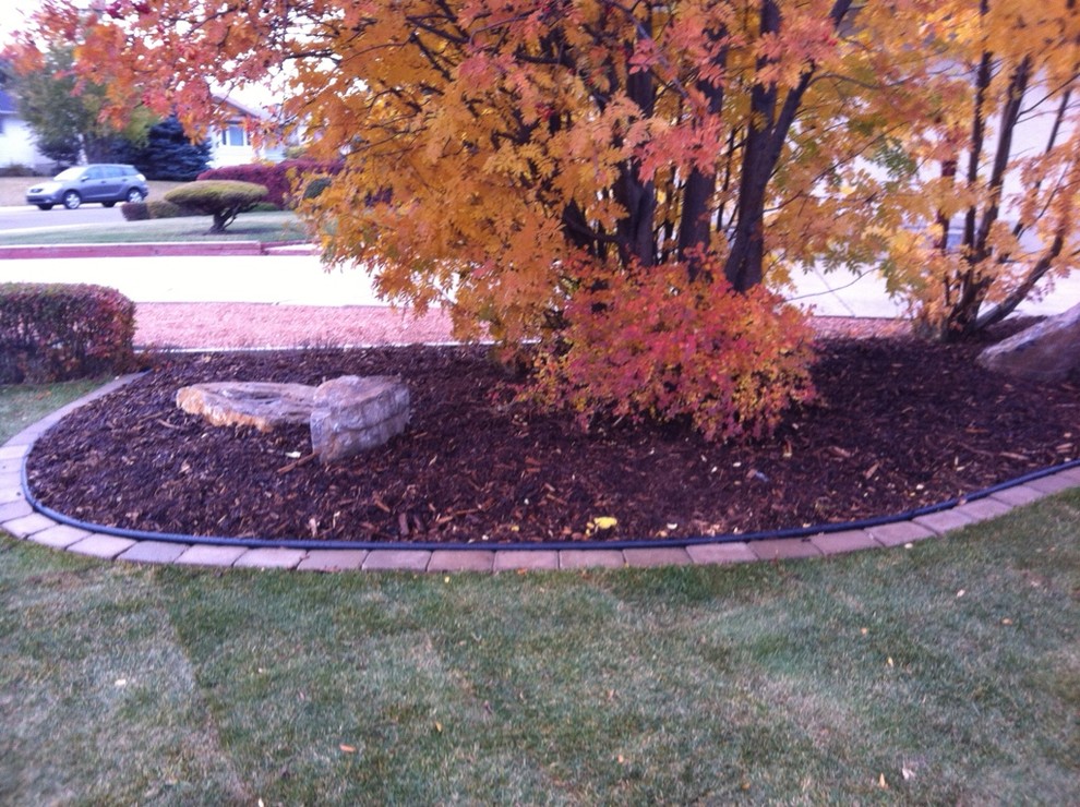 Glengarry Front Yard - Traditional - Landscape - Edmonton - by River City Group | Houzz