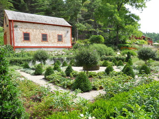 Glocester Parterre & Pool–Gloucester, RI - Traditional - Landscape